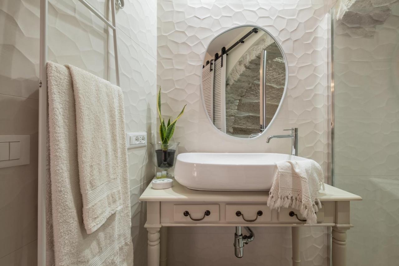 Dimora Sant'Ignazio Guest House Bosa Bagian luar foto