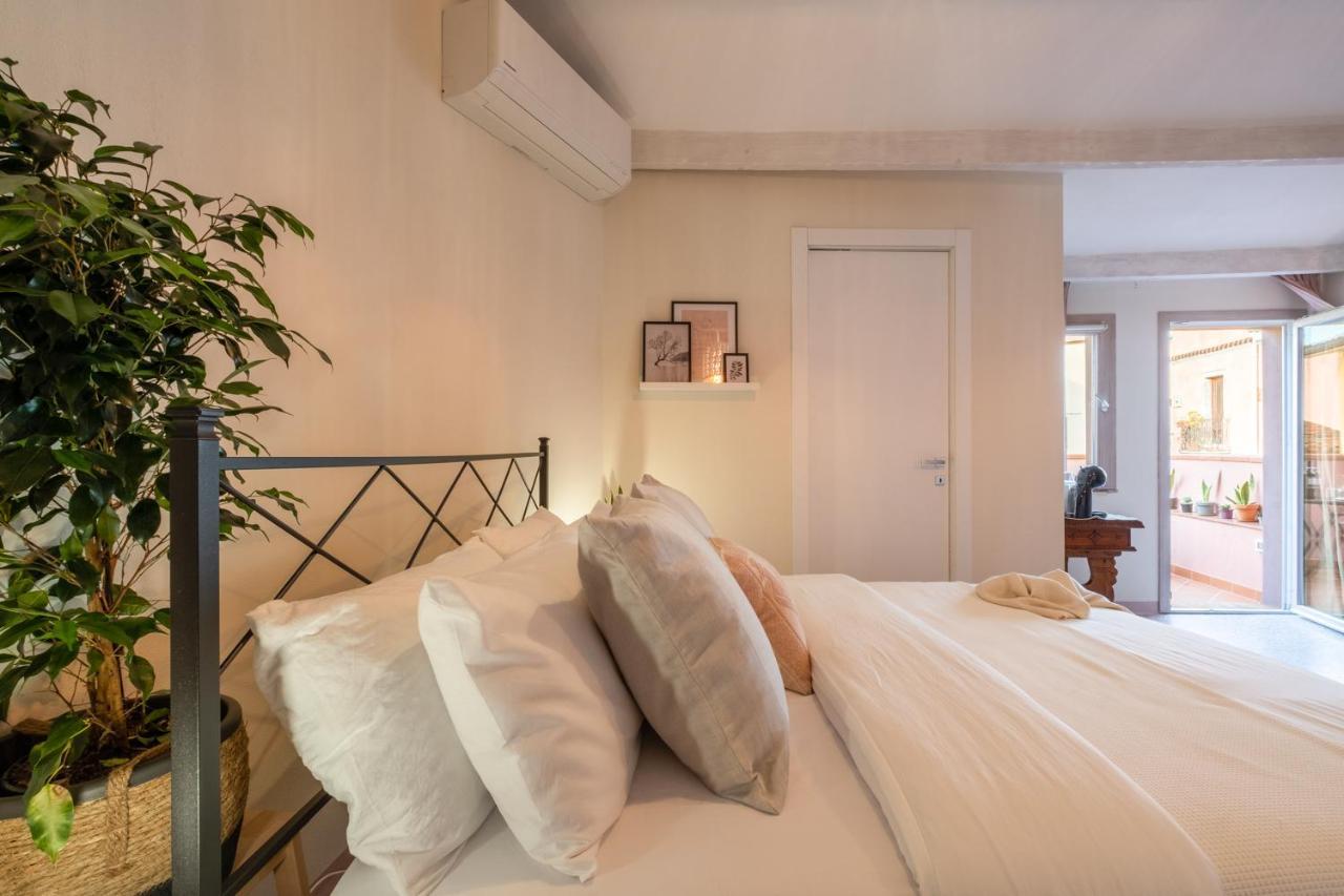 Dimora Sant'Ignazio Guest House Bosa Bagian luar foto