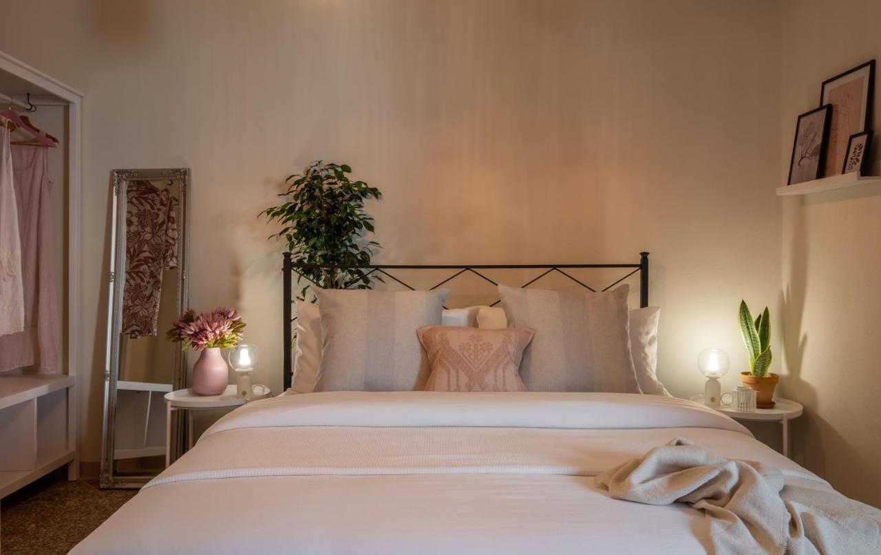 Dimora Sant'Ignazio Guest House Bosa Bagian luar foto