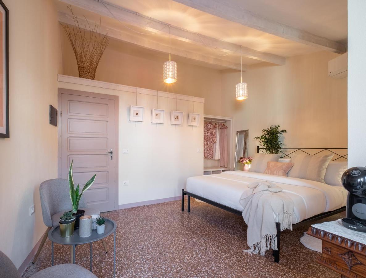 Dimora Sant'Ignazio Guest House Bosa Bagian luar foto