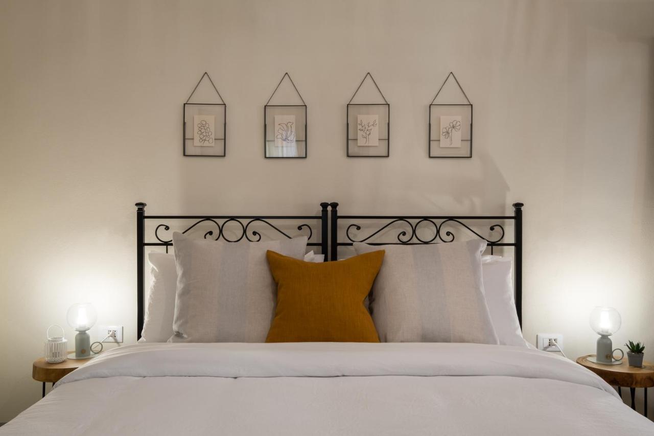 Dimora Sant'Ignazio Guest House Bosa Bagian luar foto